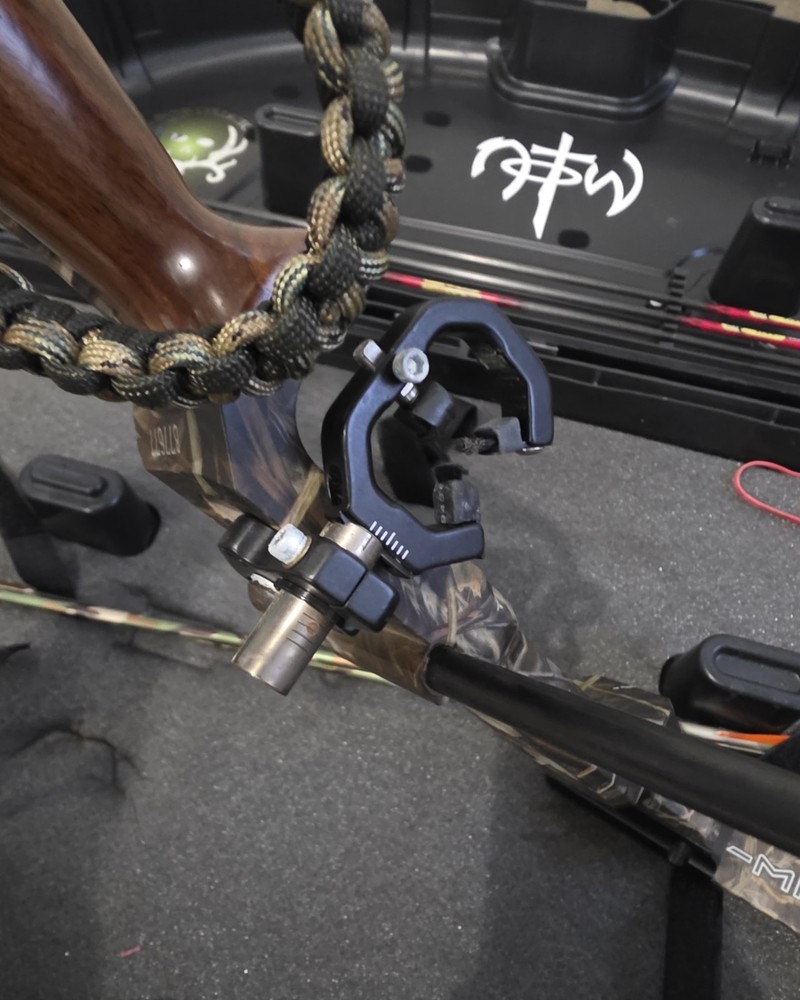 Compound Bow Mission Archery with Case & Arrows – Ready to HuntDescription...