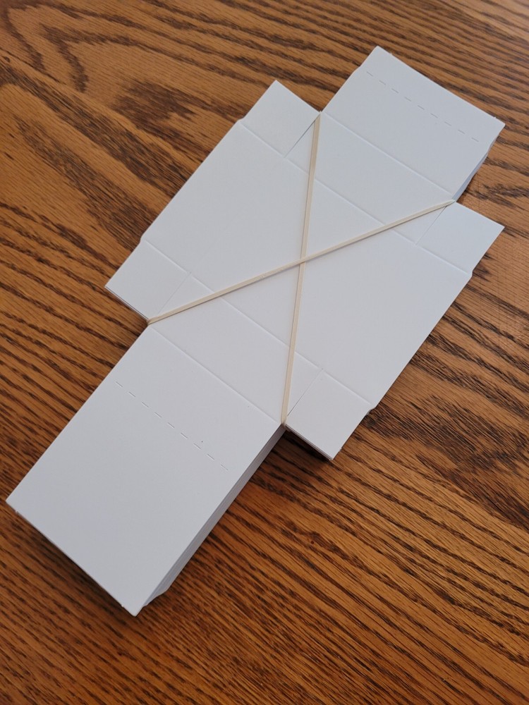 FB-24 Fold up boxes 100 count White 2 1/2" X 2 1/2"