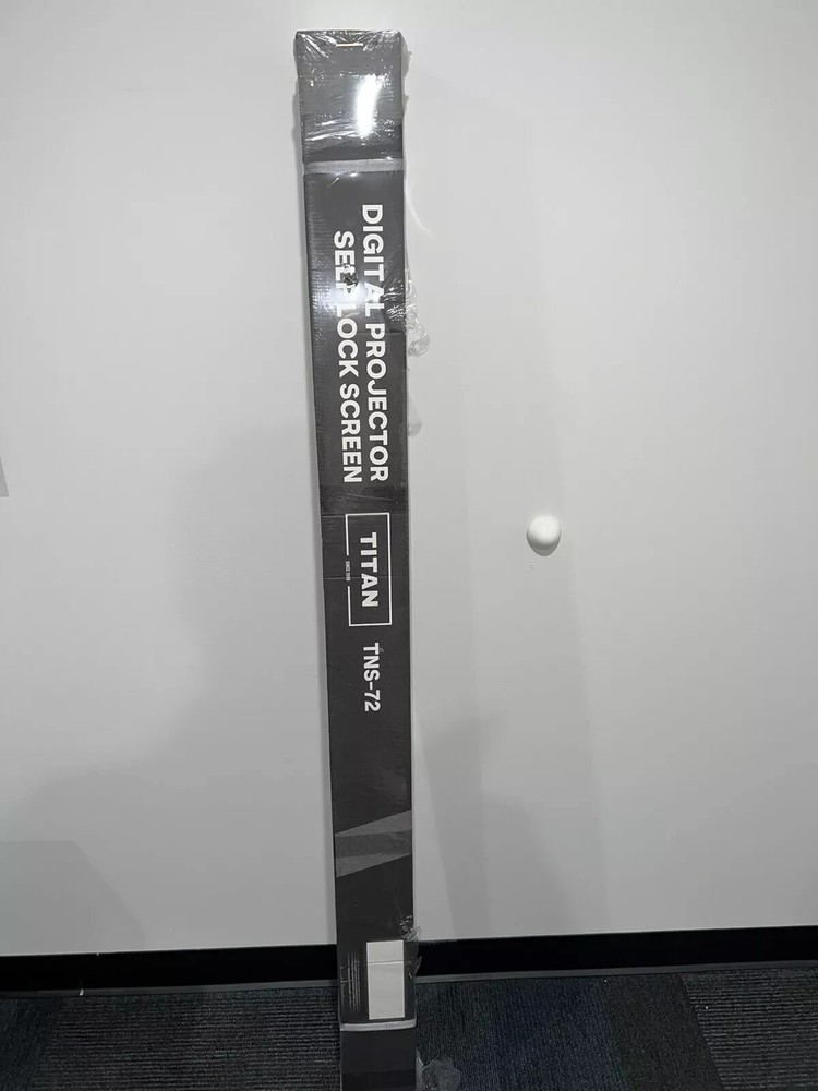 Titan TNS-72: Digital Projector Self Lock Screen 72"