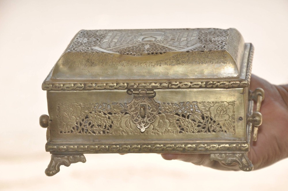 Vintage Jali Cut Engraved Solid Handcrafted 14 Compartment Betel Nut Brass Box