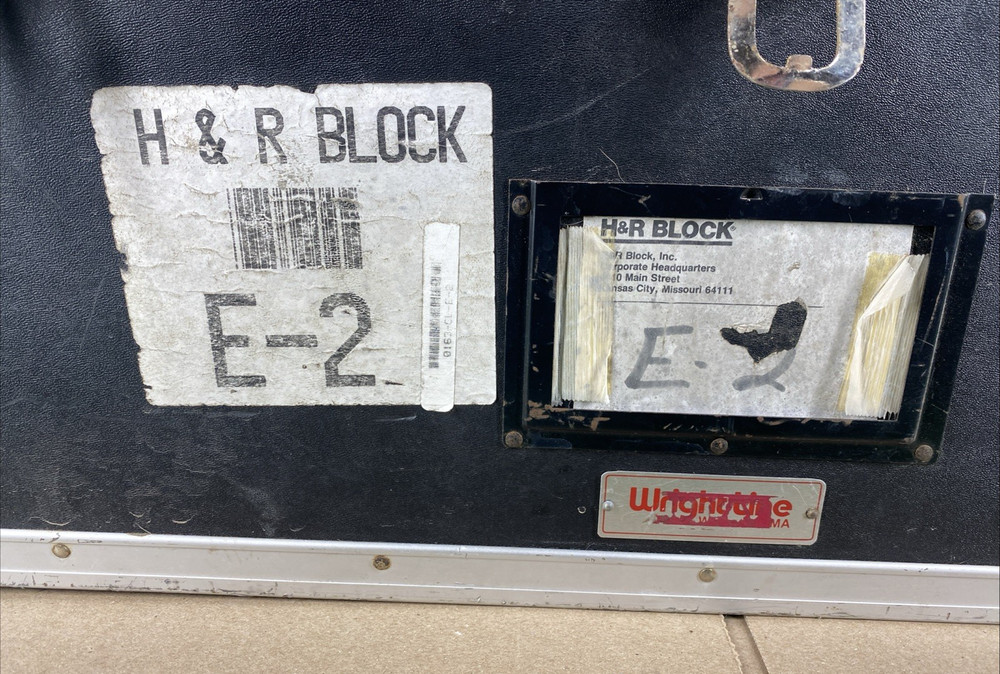 H&R Block Wrightine Large Travel Chest