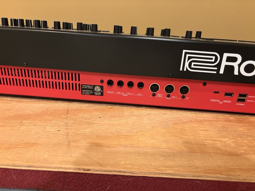 Roland Vstage 88 Note Digital Keyboard W/ 5 Separate Tone Controls