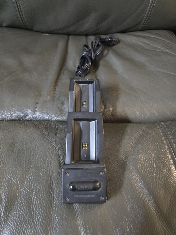 Nyko Charge Base Microsoft XBOX 360 System Controllers 86074-A50 Tested READ