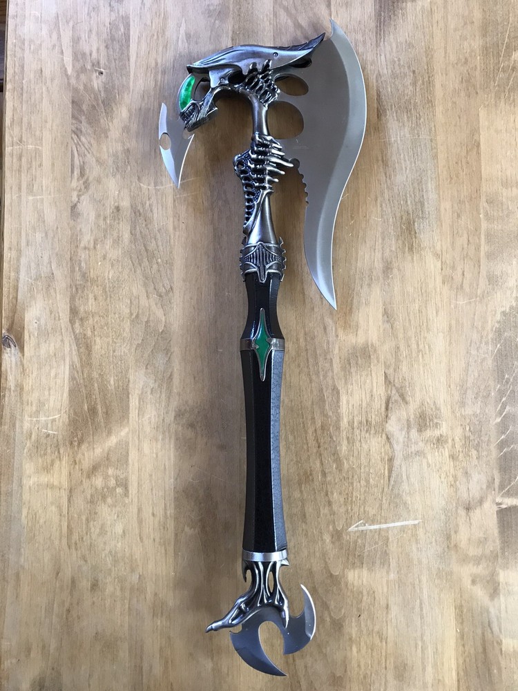 K Exclusive Alien Battle Axe