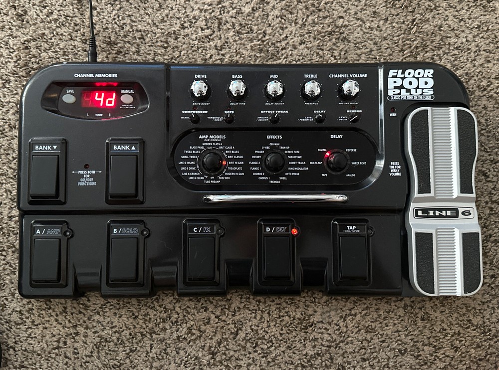 LINE 6 Floor-POD-Plus Guitar Multi Effects Processor