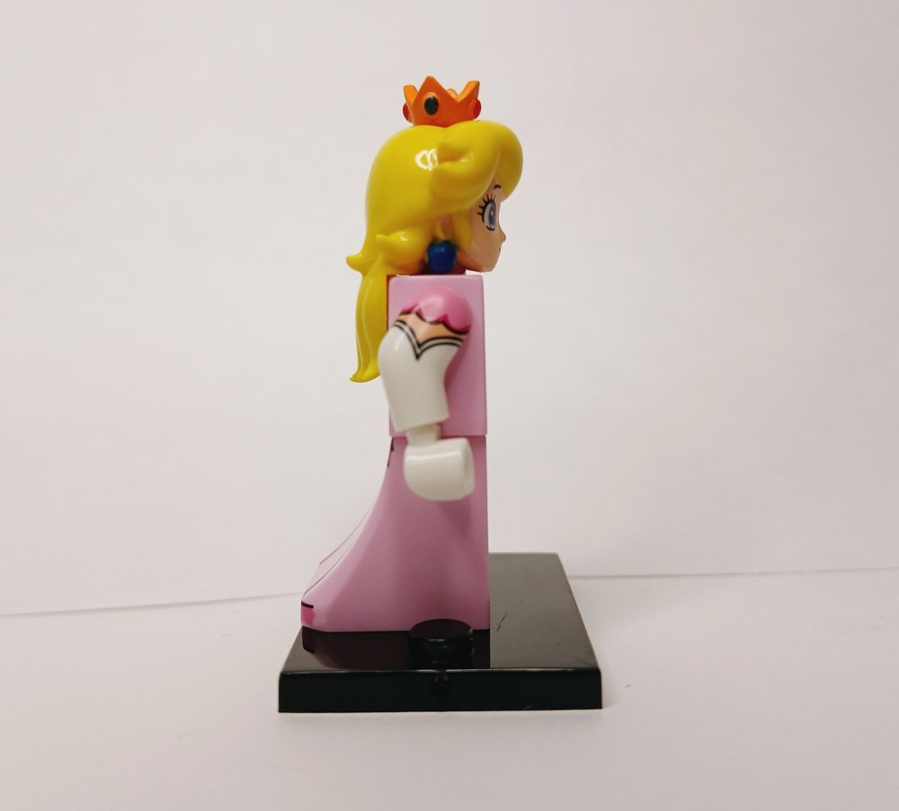 Princess Peach Minifig