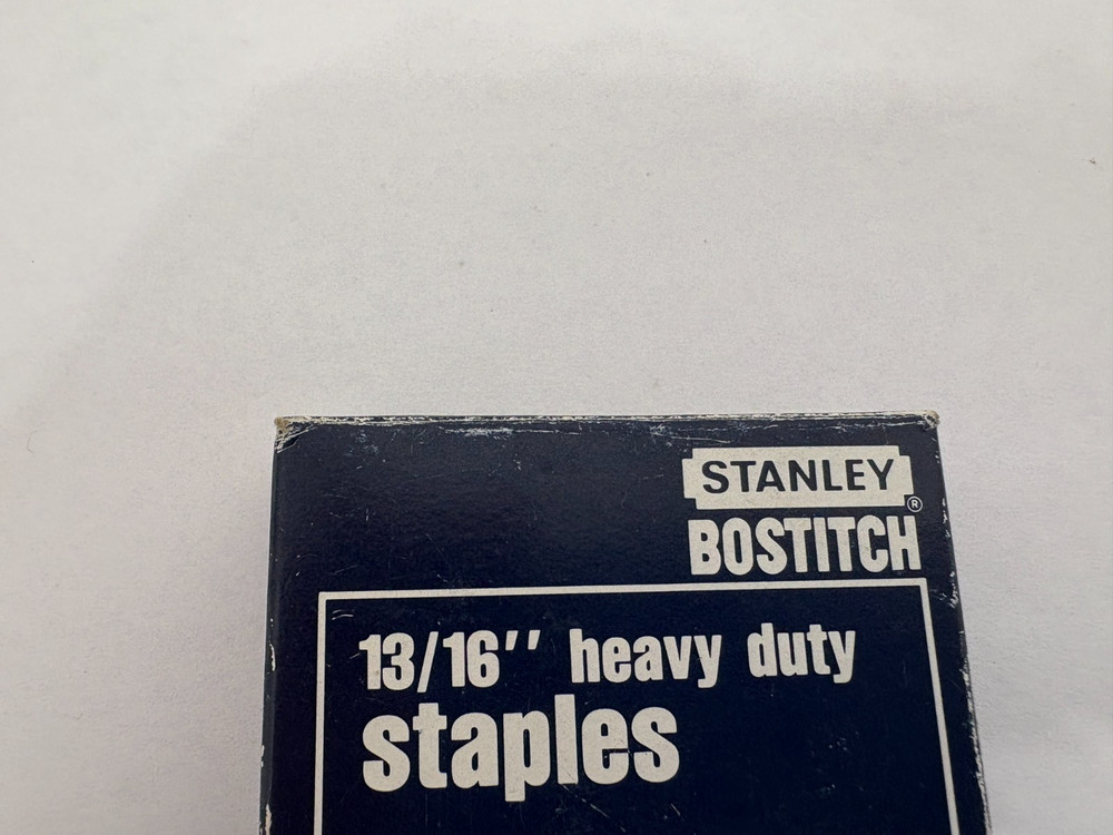 Approximately 850 Stanley Bostitch 13/16" Heavy Duty Chisel Point Staples - READ