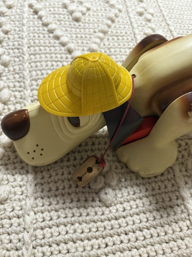 VTG 1970s Hasbro Digger The Hound Pull Toy (works)