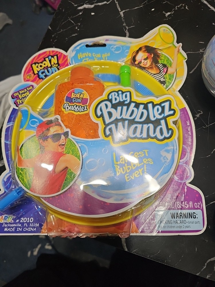 Big Bubblez Wand-Largest Bubbles Ever