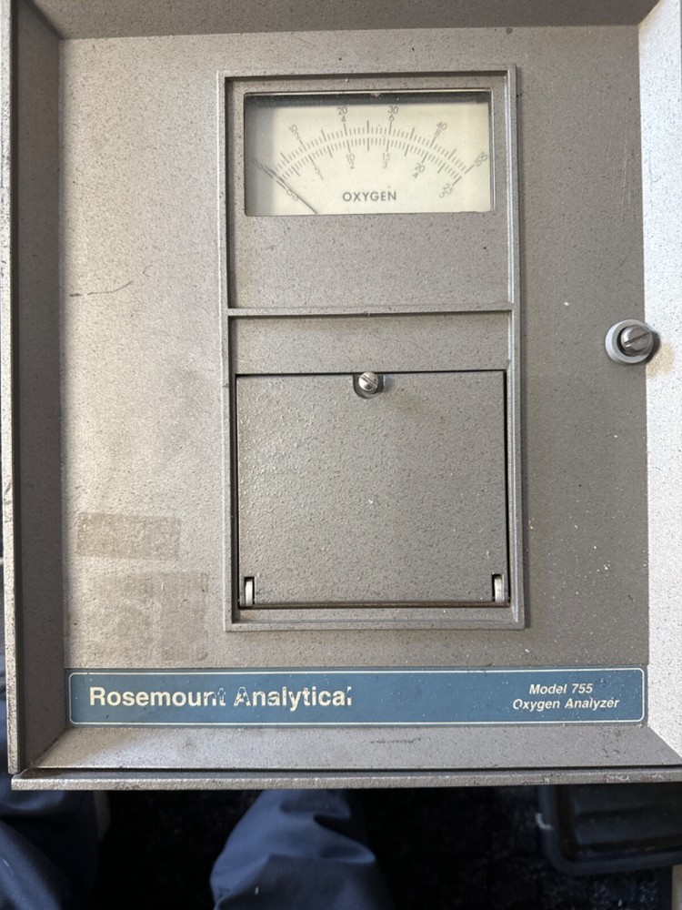 BECKMAN INDUSTRIAL OXYGEN ANALYZER  MODEL 755