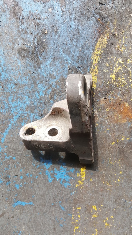 MACK VOLVO D13 ENGINE MOUNTS (Right Side) 20759054