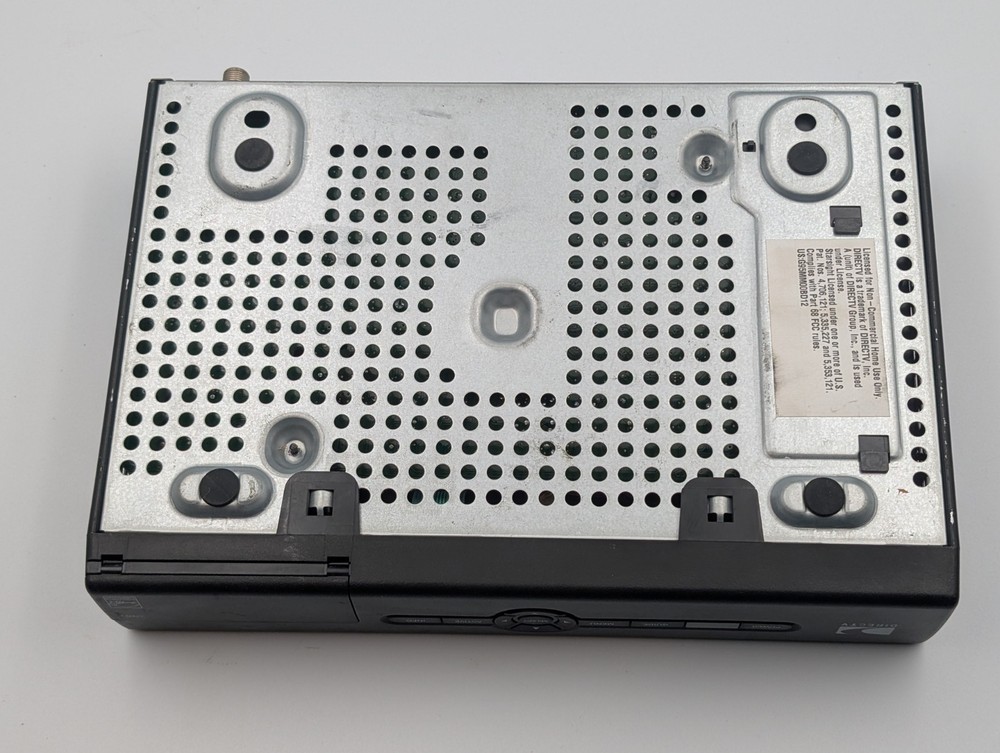 DirecTV D12-100 Satellite Receiver w/ Access Card – Powers On Untested