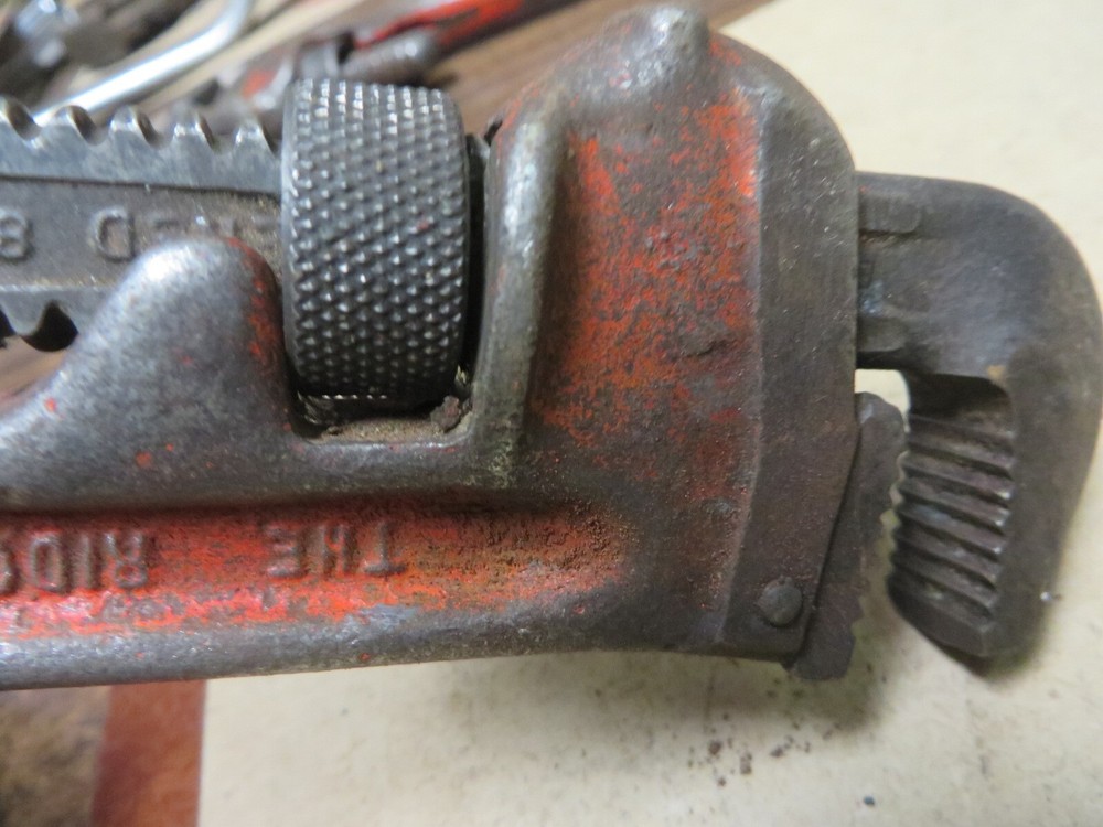 RIGID 8" ADJUSTABLE PIPE WRENCH