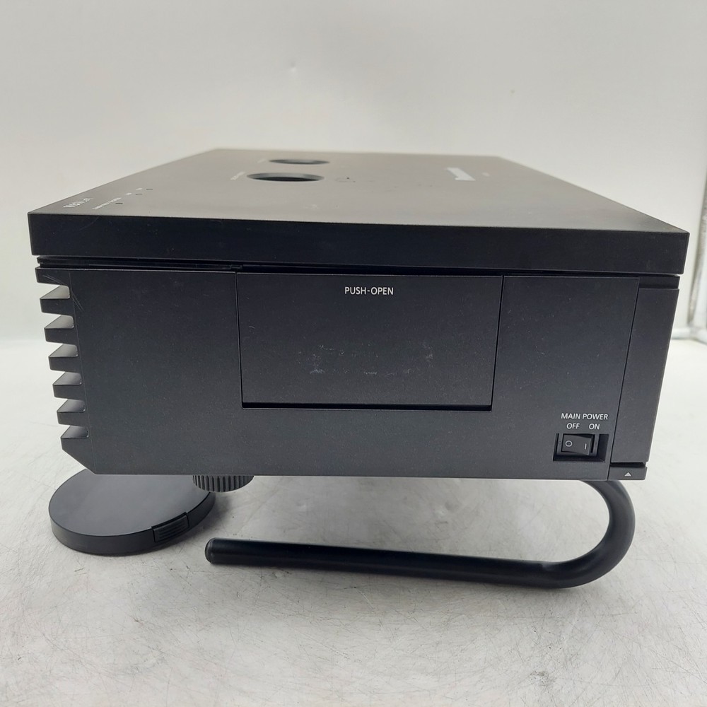 Panasonic PT-AE4000 LCD Projector - FOR PARTS