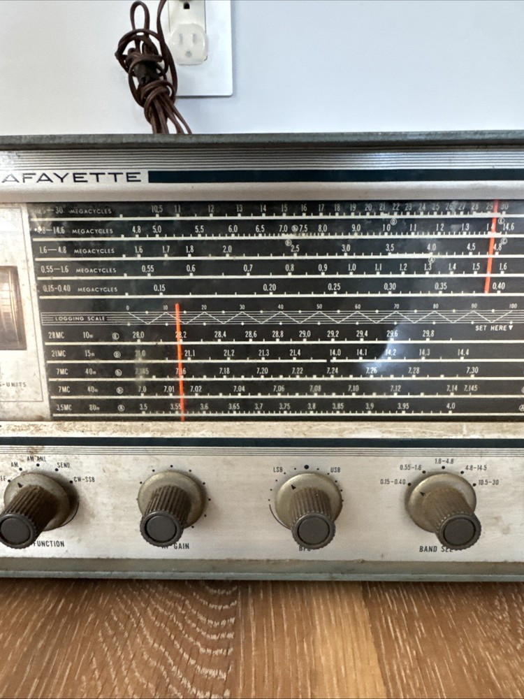 Lafayette HA-700 AM/CW/SSB Communications Receiver See Description