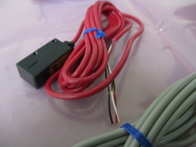 Omron ES3-2DE41 Photoelectric Switch 412111