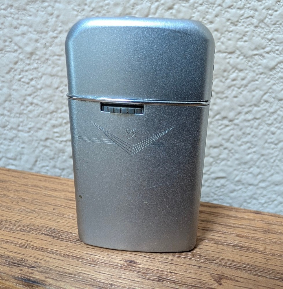 Vintage Ronson Varaflame Windlite Lighter - Sparks, NO Flame