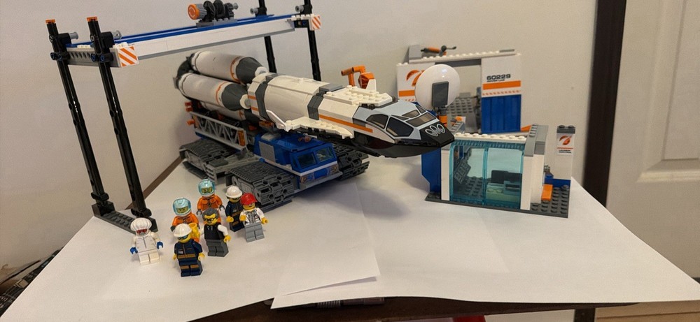 LEGO CITY: Rocket Assembly & Transport (60229) 99%+ Complete