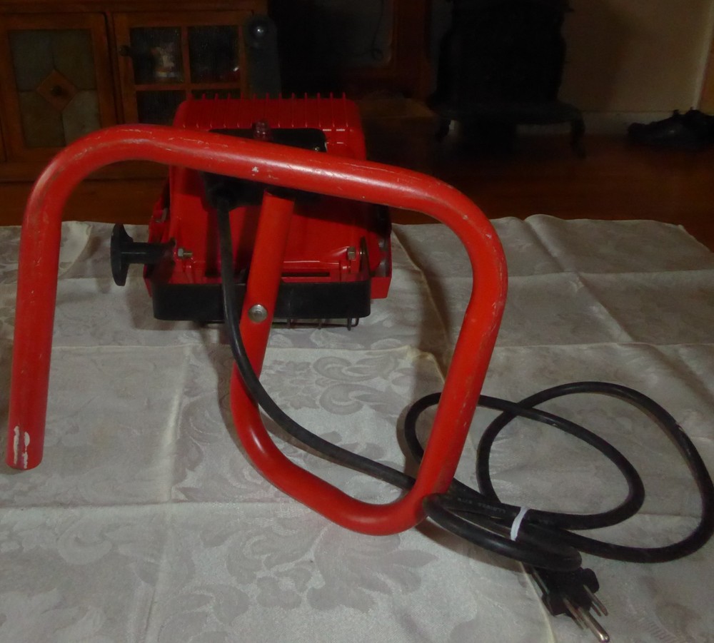 RightLight 120 Volt / 60HZ / 500 Halogen Work Light