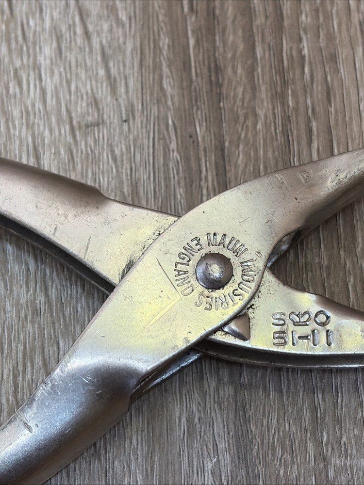 Maun No 2160 Hole Punch