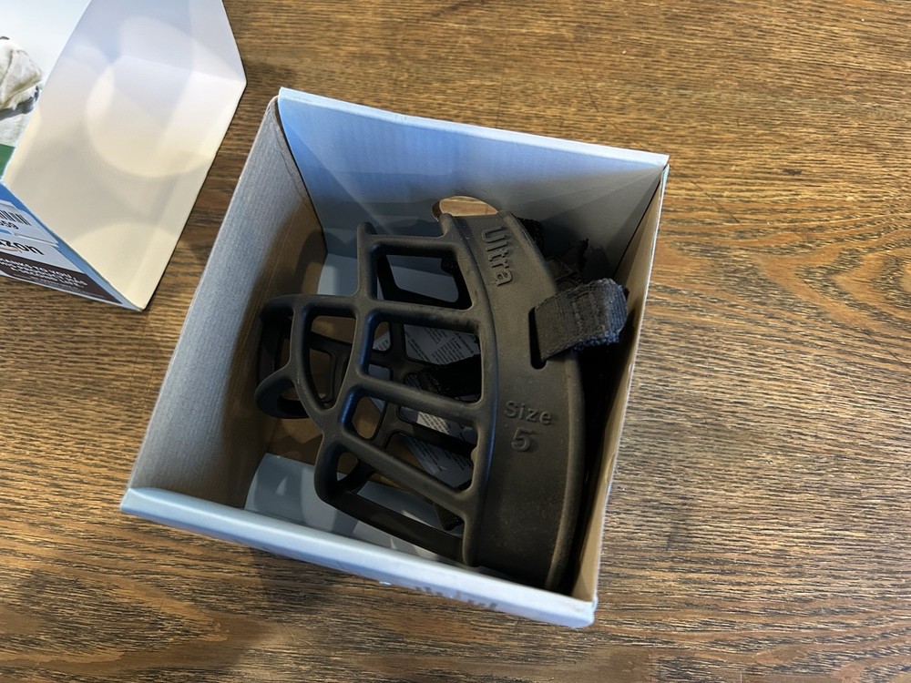 Baskerville Ultra Muzzle Size 5 - New In Box Never Used