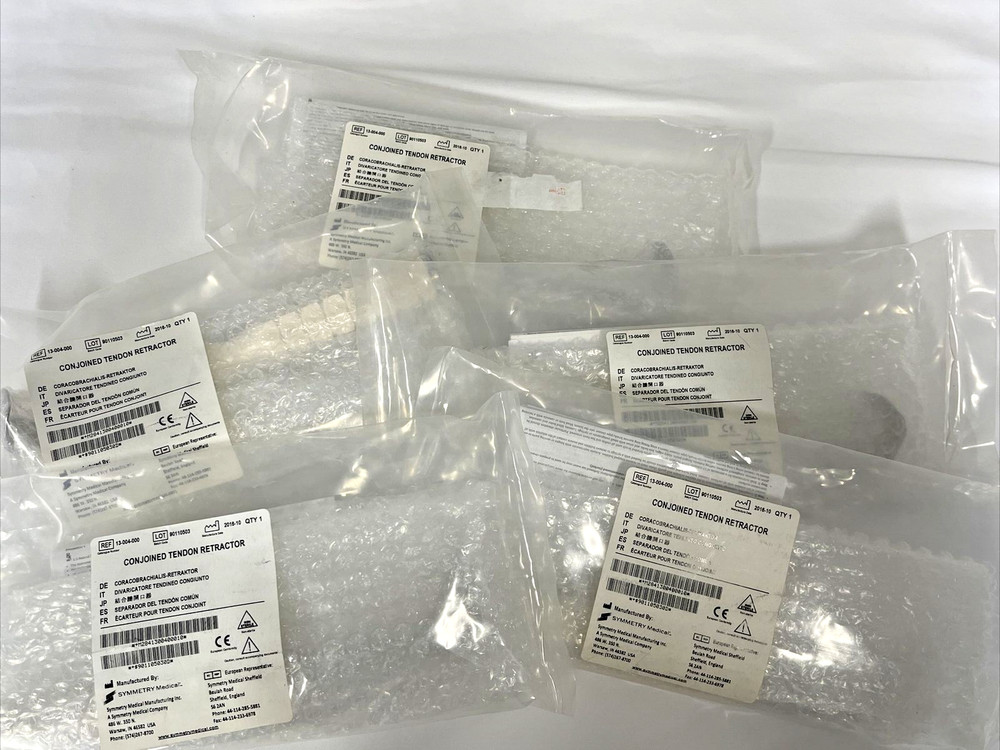 Conjoined Tendon Shoulder Retractor for Arthroplasty Surgical