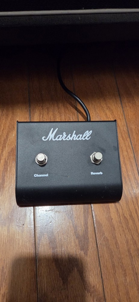 Marshall DSL100H with half marshall stack cab and footswitch