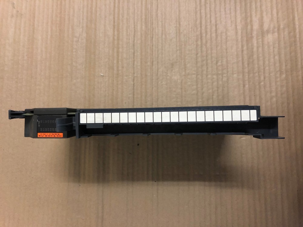 ALLEN BRADLEY 1771-OAD B 12 TO 120V AC OUTPUT MODULE KMGM