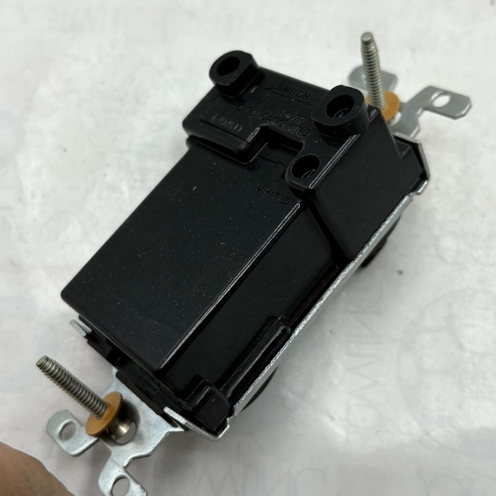 6405 BRYANT Combination Device Single Pole Switch ⭐