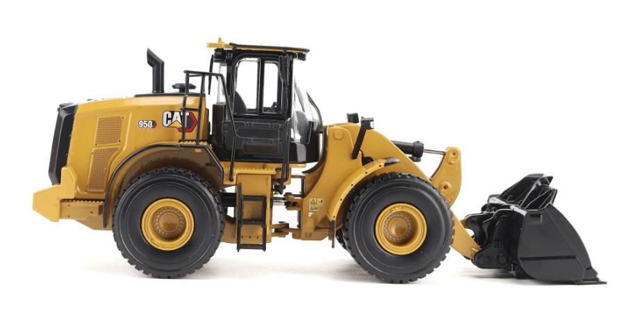 Diecast Masters 85770 Cat 950 Wheel Loader 1/50 Scale Diecast Model