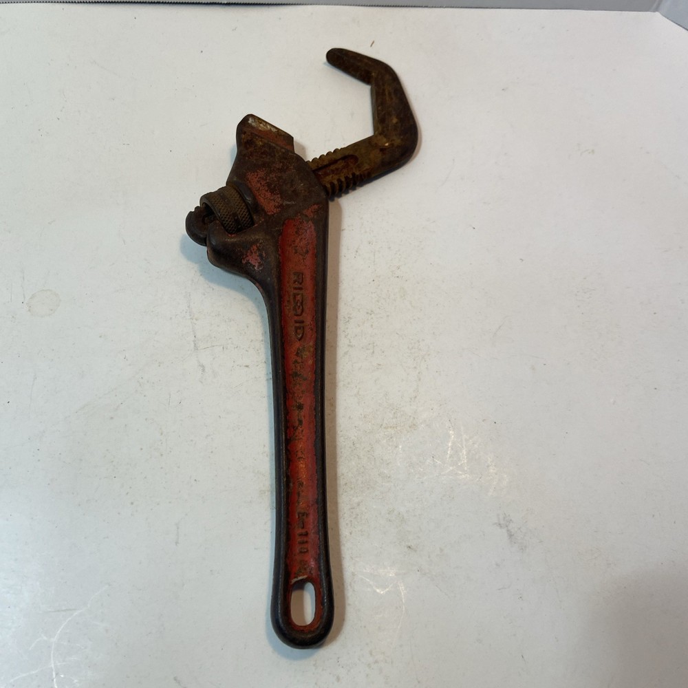 VINTAGE RIGID E—110 OFFSET HEX PIPE WRENCH MADE BY THE RIDGE TOOL CO, ELYRIA, OH
