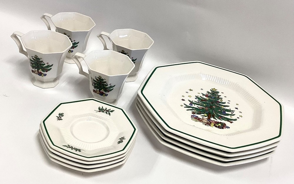 NIKKO Christmastime 12 Piece Ceramic Dinnerware Service for 4 Complete Set