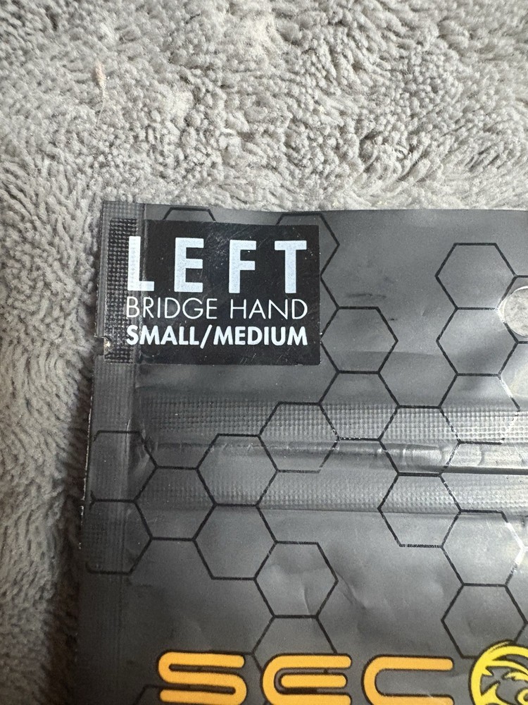 Predator Second Skin Billiard Glove Left Bridge Hand Small/Medium Black