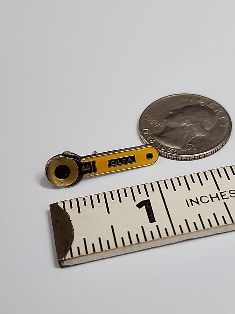 OLFA Lapel Pin Advertising Hand Cutting Tools Blades