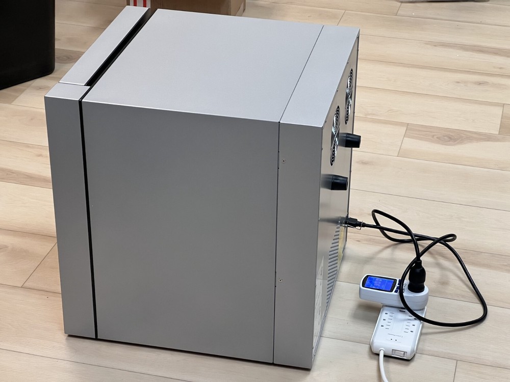 Thermo Scientific TSG205SA Countertop SOLID-STATE Fridge, 1.8 CU FT (MINT cond.)