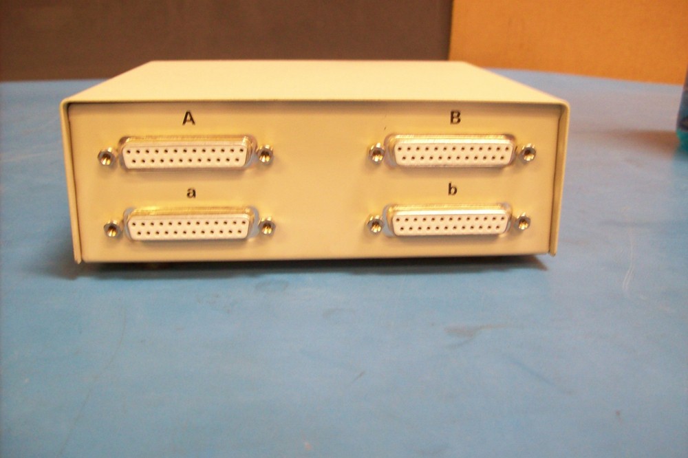 EPS 911111818 , Data Transfer Switch with 4 PortsUsed