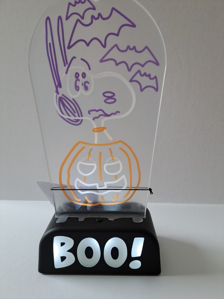 Hallmark PEANUTS BOO! Light-Up Decoration with Twinkling Lights