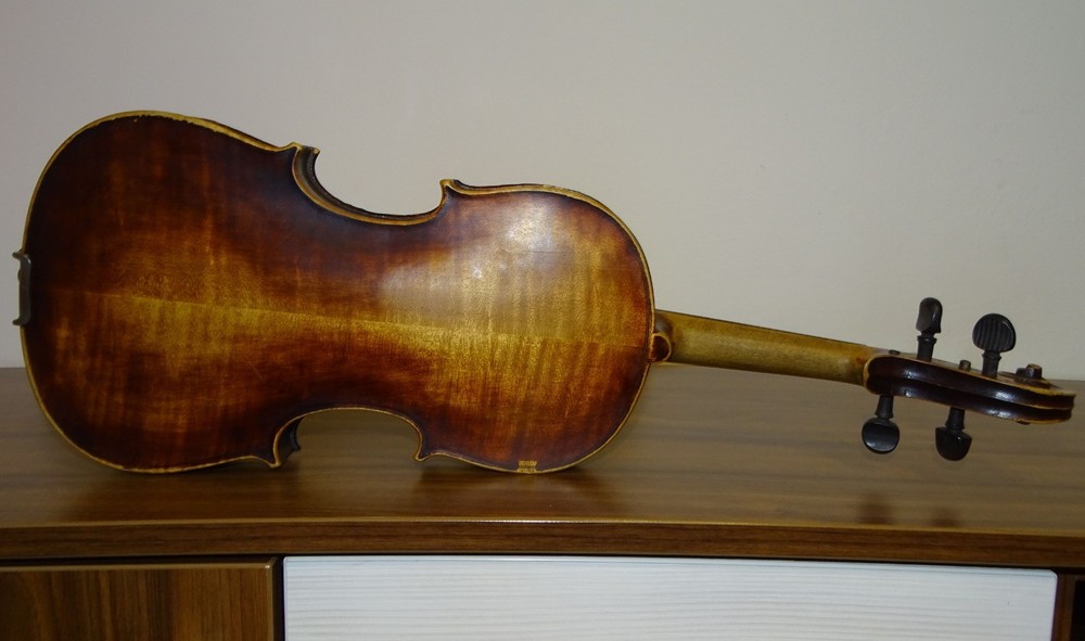 4/4 VIOLIN labelled JACOBUS KOLDITZ (Nr. 011)