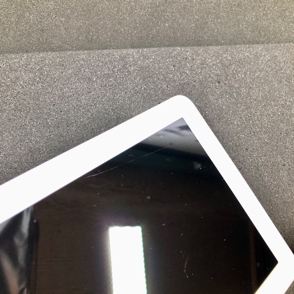 Amazon Echo Hub 8" Smart Home Control Panel with Alexa - White NO ACCESSORIES