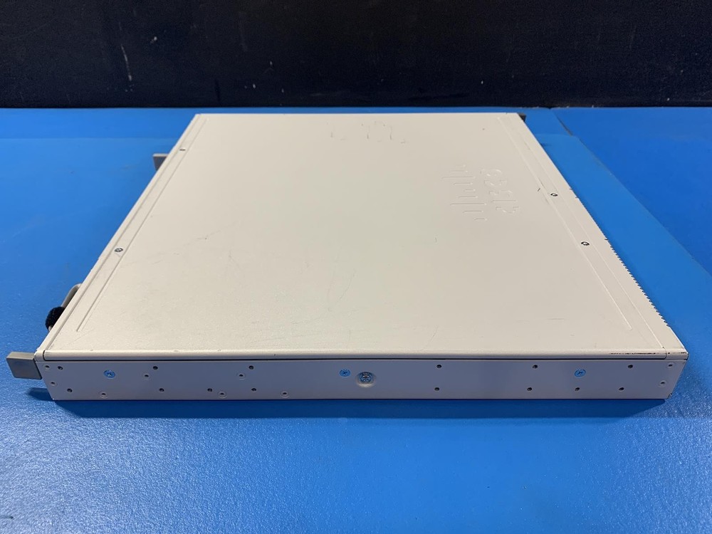 Cisco Catalyst Rack Mountable Router C8300-1N1S-6T