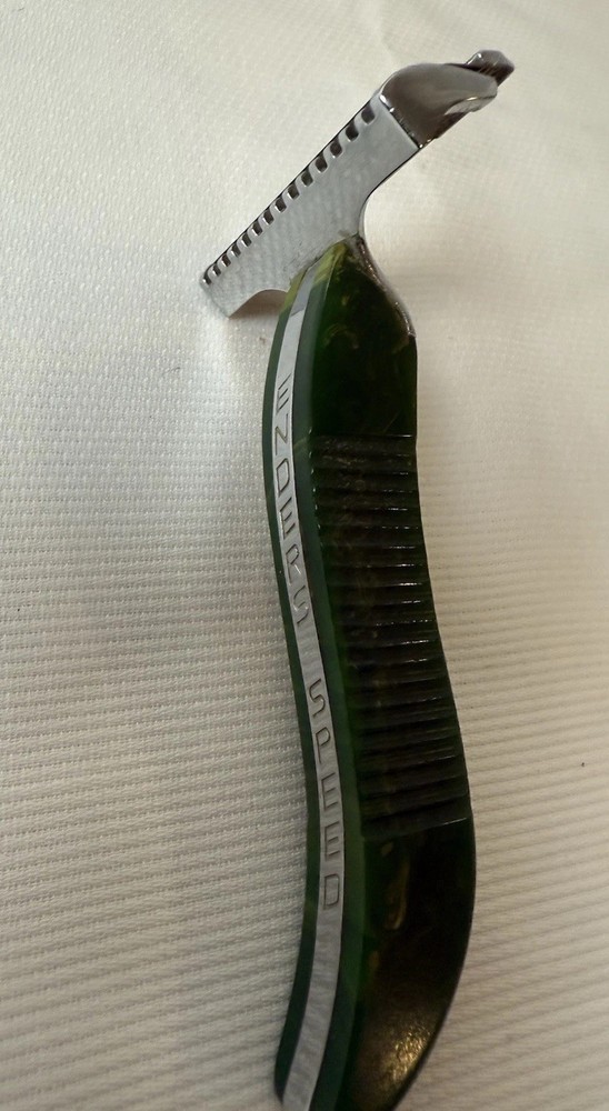Vintage Enders Razor…Green Bakelite Handle