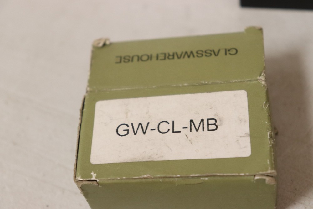 Mounting Clip Kit Matte Black for Single Fixed Panel in 78" GW-CL-MB