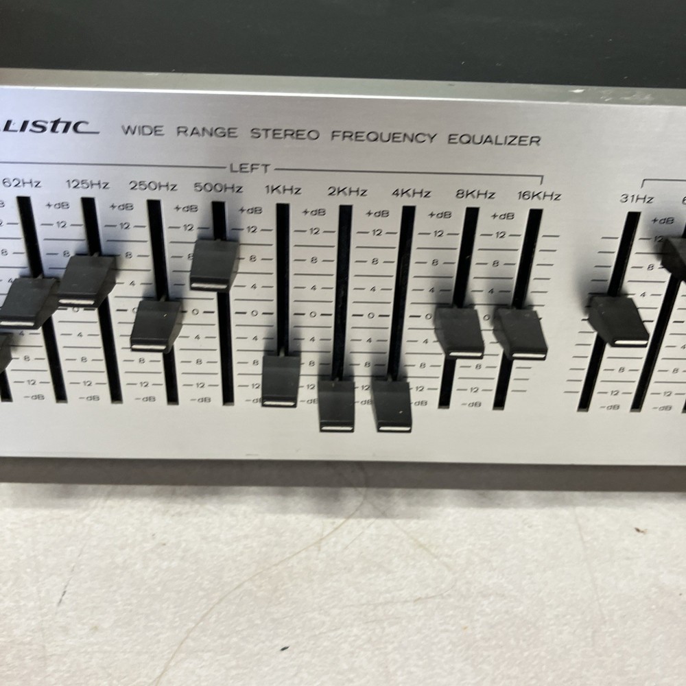 Realistic 31-2000A Stereo Graphic Equalizer Front Panel Silver Faceplate Tested
