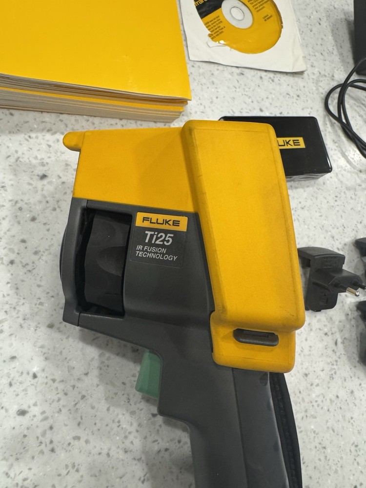 FLUKE TI25 with battery tested