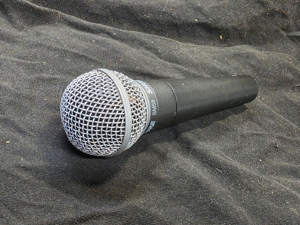 SHURE SM58 MICROPHONE (WORK)