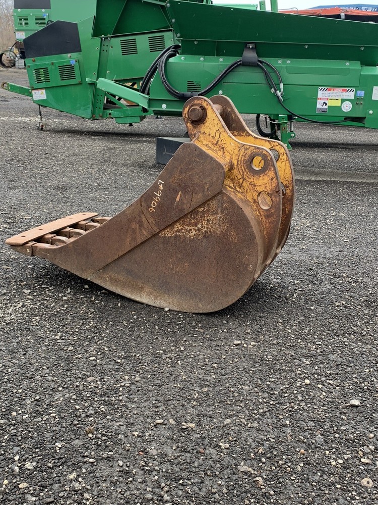 John deere 310 24” Digging bucket