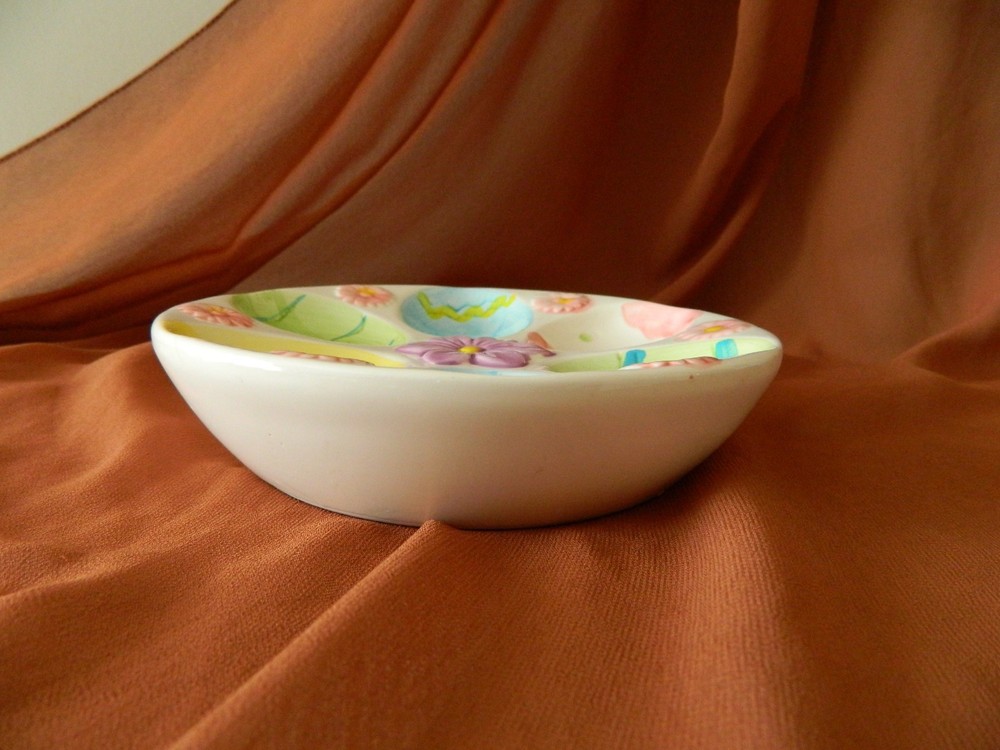 CERAMIC Easter 6 Egg Plate Round Hand Painted Floral Easter Eggs Pattern Platter