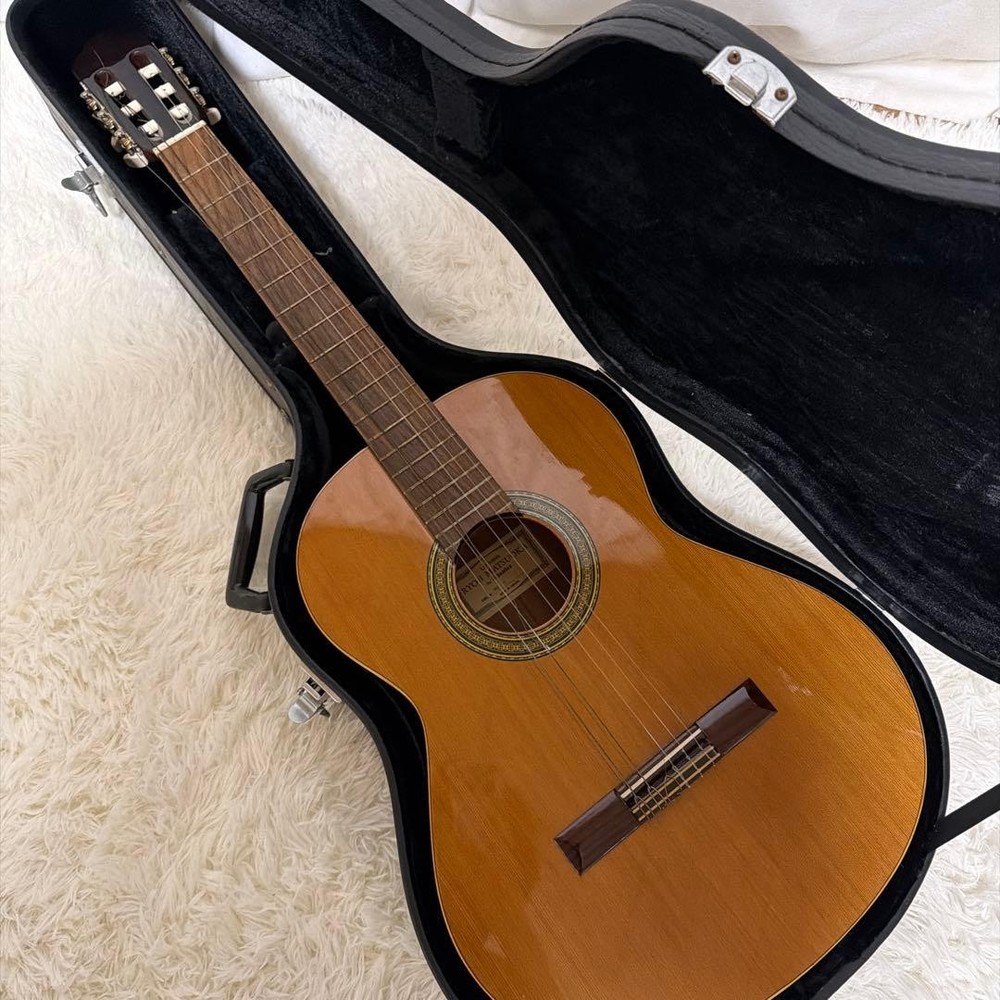 Ryoji Matsuoka Classical Guitar MS- With Case And Broken Strings