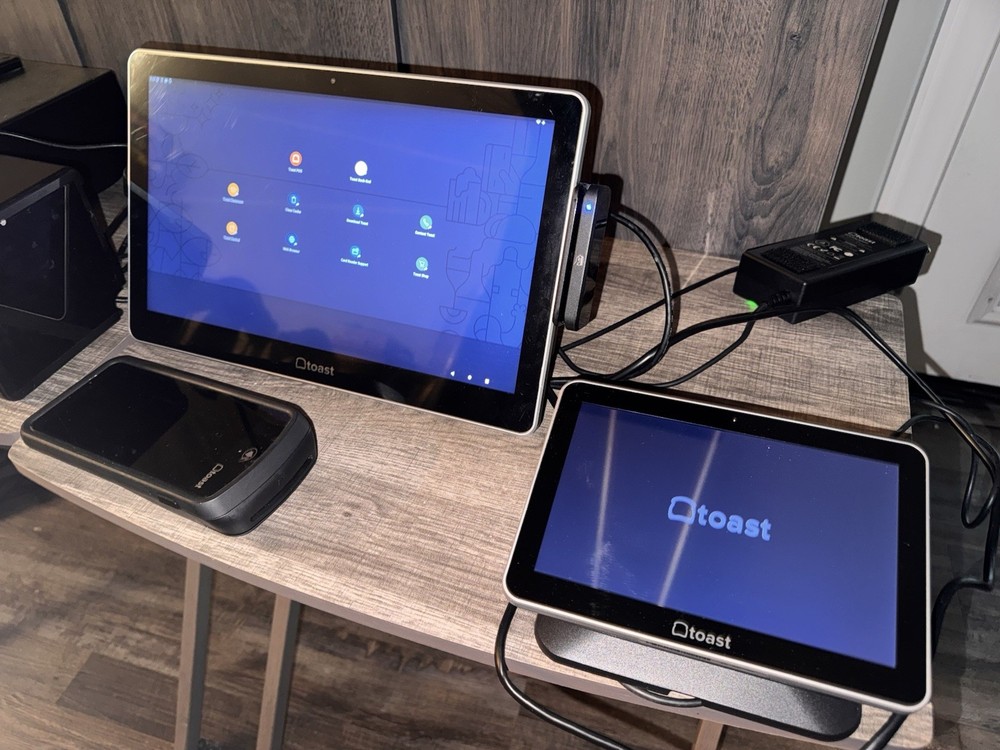 Toast Flex TT200 POS System Touch Screen Printer, card reader, Cashbox, & Cables