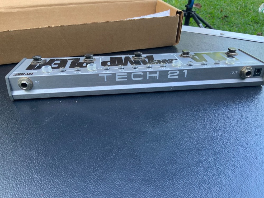 Tech 21 FlyRig5 Multi-Effects Guitar Effect Pedal